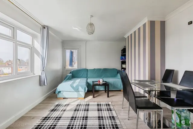 Photo 2 — Yewdale Crescent, Coventry, West Midlands, CV2
