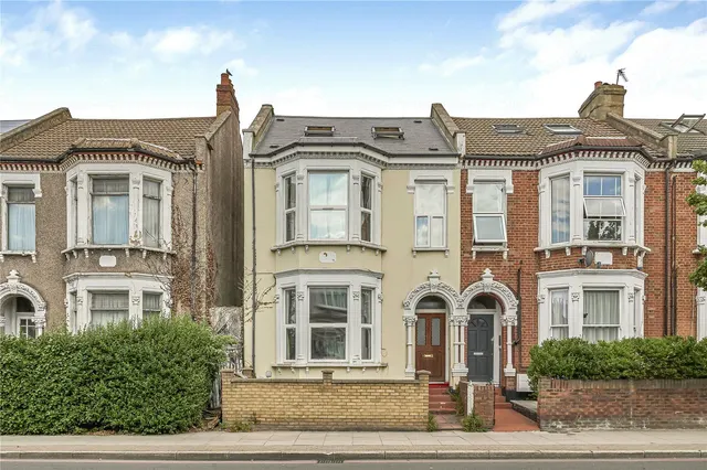 Tooting Bec Road, London, SW17