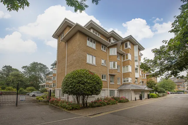 Strand Drive, Richmond, TW9, photo 1