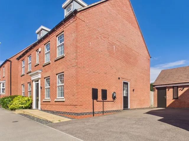 Jubilee Way, Burbage, LE10, photo 2