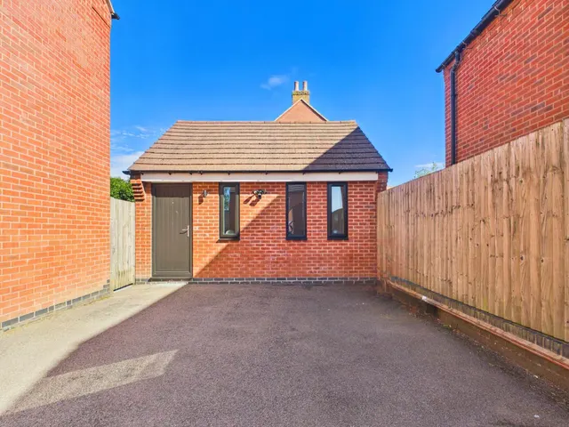 Jubilee Way, Burbage, LE10, photo 3
