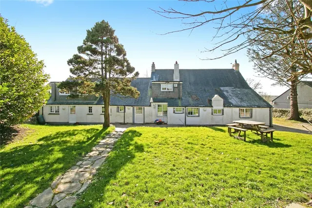 Trevarren, St. Columb, TR9, photo 1