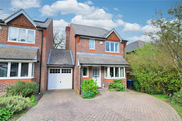 Rockdene Close, East Grinstead, RH19, photo 1