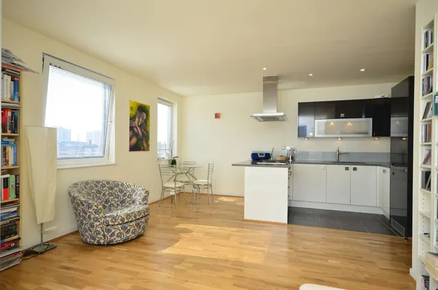 Photo 2 — 10 The Graphite Apartments, 51 Provost Street, London