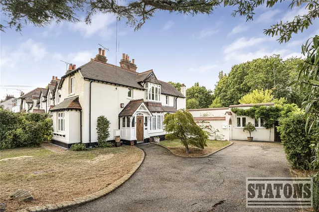 Finchley Park, London, N12 9JL, photo 1