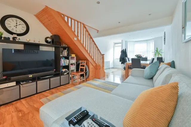 Photo 2 — 180 Chester Road, Watford