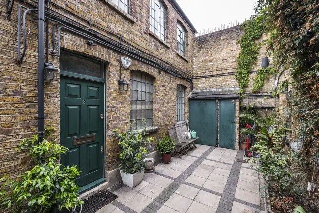 Victoria Mews, Hoxton, E2, photo 2