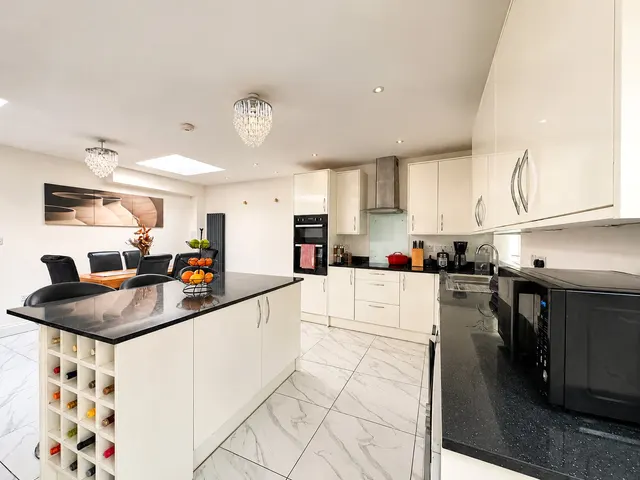 Conisborough Crescent, London, SE6, photo 3