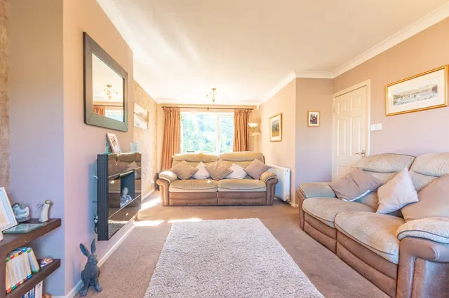 Manor Gardens, Cullingworth, BD13, photo 2