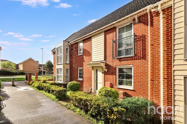 St Simon Close, Norwich, NR8, photo 1