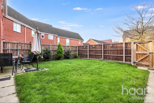 St Simon Close, Norwich, NR8, photo 2