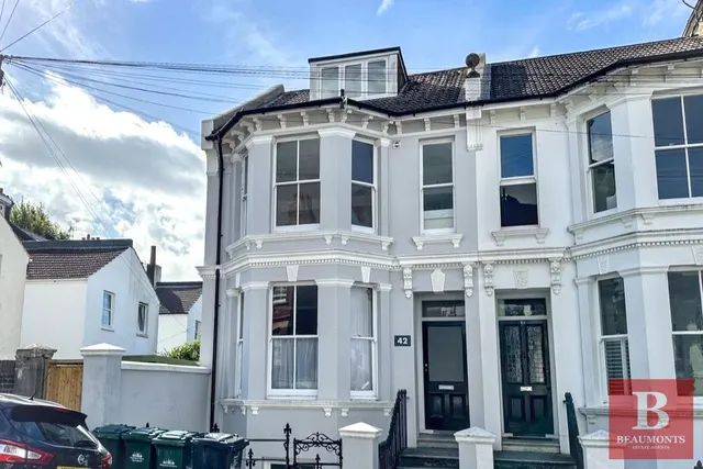flat — Grantham Road, Brighton BN1 6EE