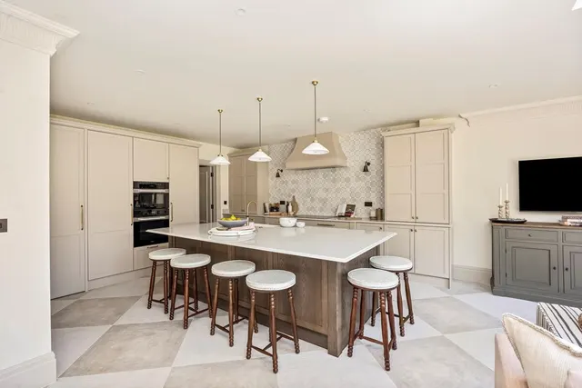 Peyton Place, Finchampstead, RG40, photo 3
