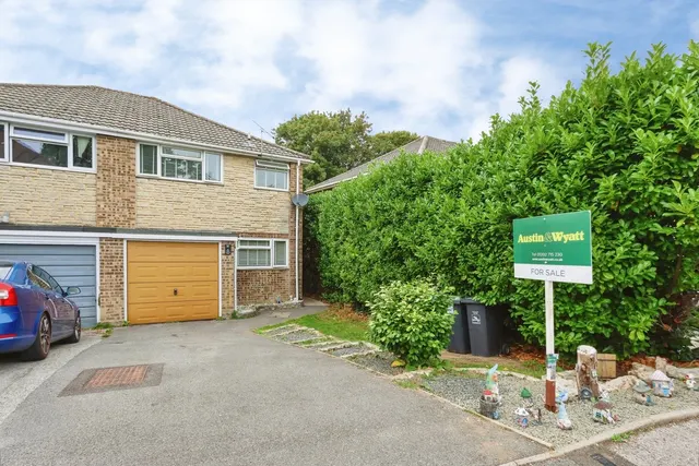 Carroll Close, Poole, BH12, photo 1