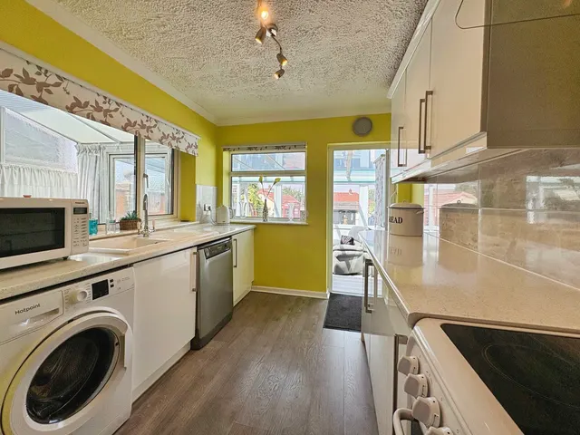 Photo 2 — Thicket Road, Fishponds, Bristol, South Gloucestershire
