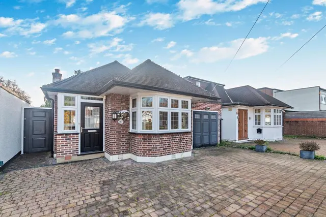 Farm Avenue, North Harrow, HA2, photo 1