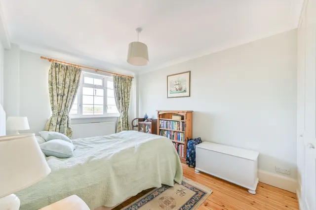 Photo 2 — 80 Ashford Court, Ashford Road, London