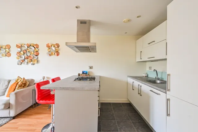 Photo 2 — 7 Clematis Apartments, Merchant Street, London