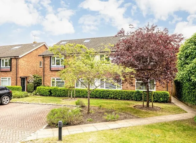 Percy Road, Hampton, TW12, photo 1