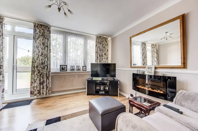 219 Tom Williams House, Clem Attlee Court, London, photo 1