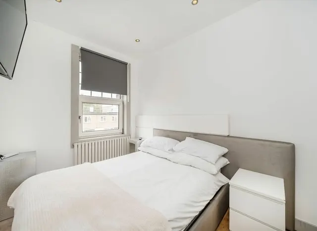 Photo 2 — Wandsworth Road, Clapham, SW8
