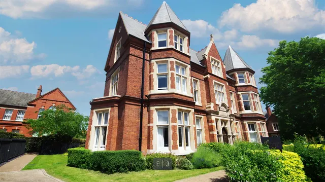 Photo 2 — Montague House, Repton Park, Woodford Green