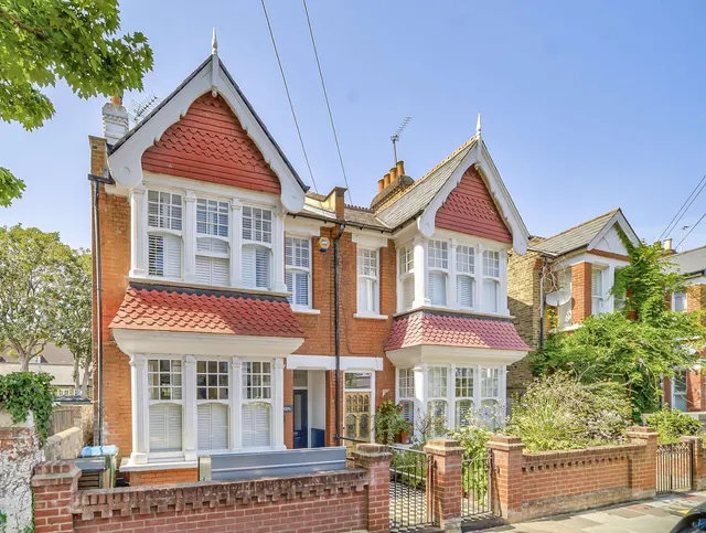 Cedar Road, Teddington, TW11 9AL, photo 1