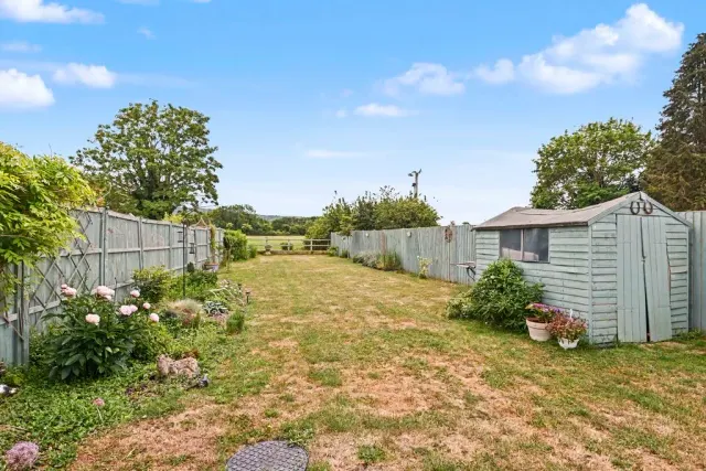 Photo 3 — Weston Road, Aston Clinton, Aylesbury, Buckinghamshire, HP22 5EJ