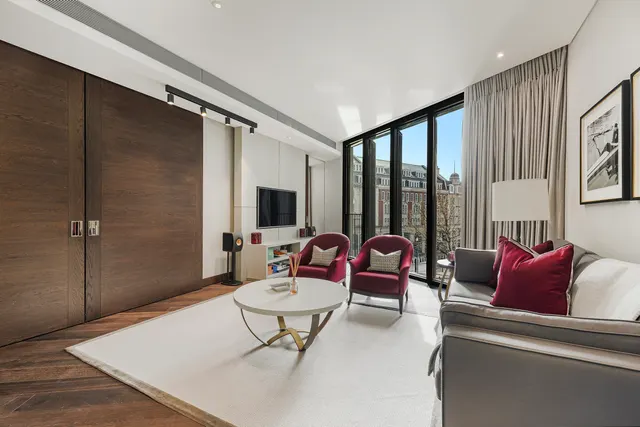 Photo 2 — One Hyde Park, 100 Knightsbridge, London