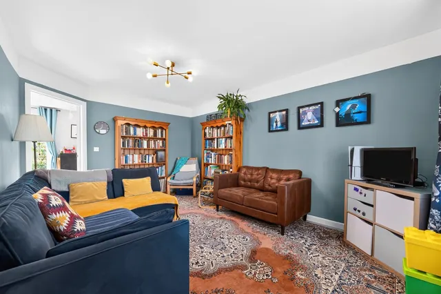 Photo 3 — Craigton Drive, Dargavel, Bishopton
