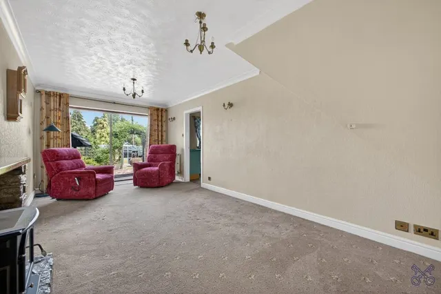 Blacksmiths Close, South Littleton, WR11, photo 3