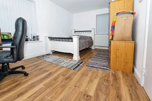 Photo 3 — Inkerman Street, Luton, Bedfordshire, LU1