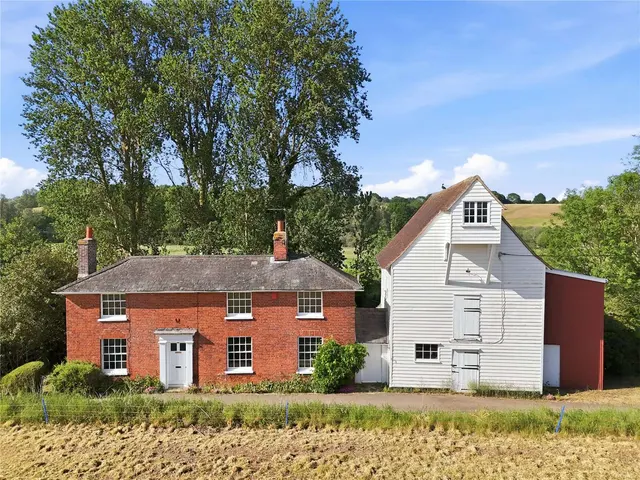 Photo 3 — Thorington Street, Stoke By Nayland, Suffolk, CO6 4SS