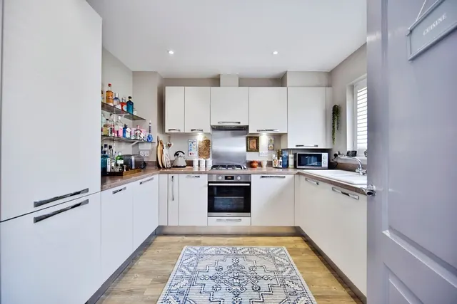 Photo 3 — Colyn Drive, Maidstone, Kent, ME15