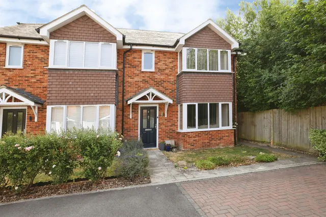 Wyke Court, Picket Piece, SP11, photo 1