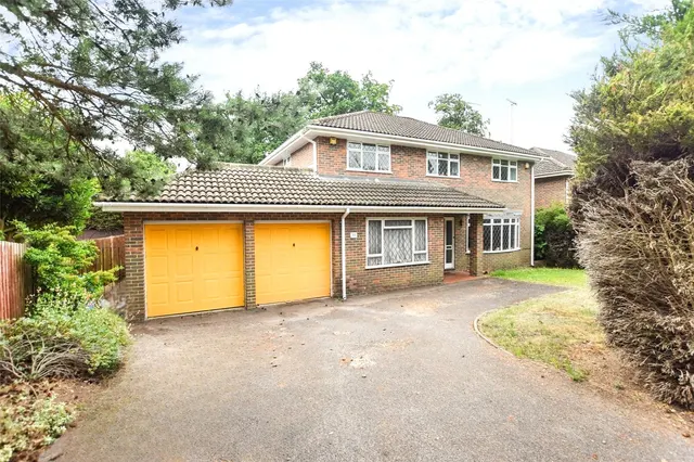 Pirbright Road, Farnborough, Hampshire, GU14 7AD, photo 1