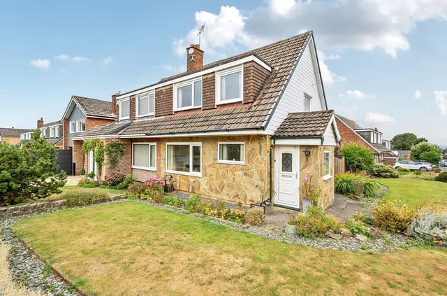 Hall Park Avenue, Horsforth, LS18, photo 1