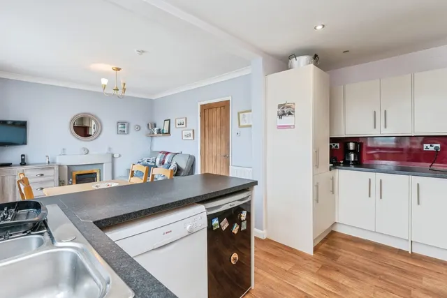 Hillcourt Avenue, Bagillt, CH6, photo 3