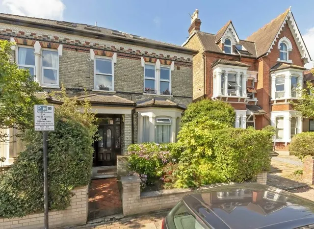 1 bedroom flat, Longley Road, Tooting, SW17