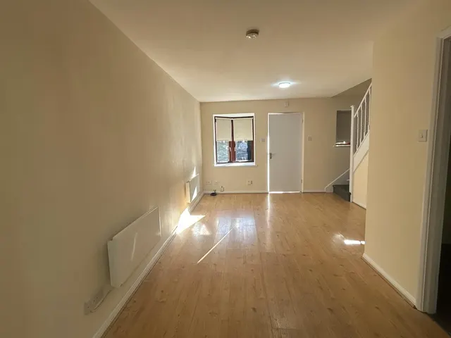 Camille Close, South Norwood, photo 2