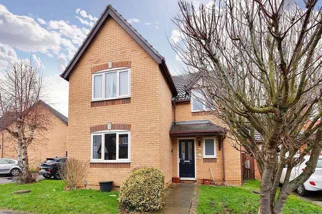 Merlin Close, Hartford, PE29, photo 1