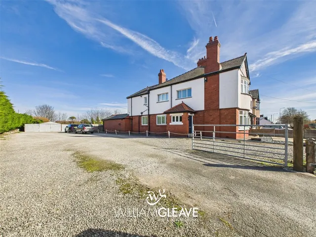 Chester Road, Oakenholt, Flint, Flintshire, CH6 5DU, photo 1