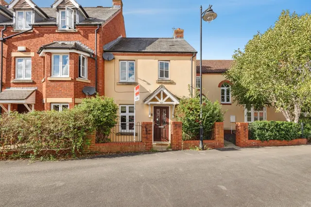 Burge Crescent, Cotford St. Luke, Taunton, photo 1