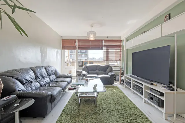 Highcliffe Drive, London, SW15, photo 1