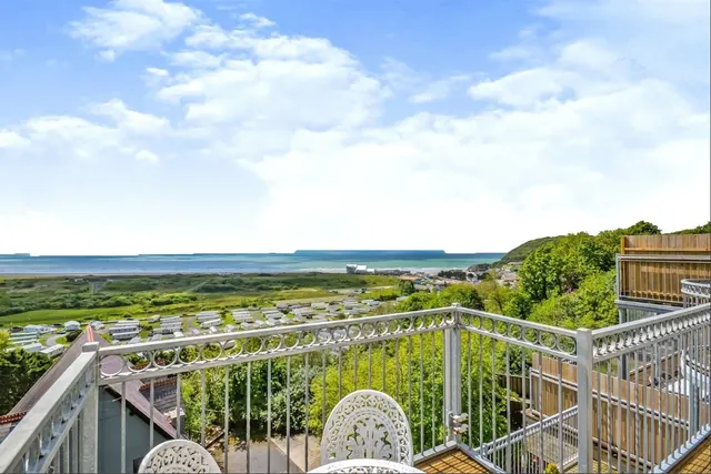 Coastal View, Pendine, SA33, photo 2