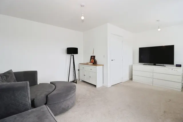 Photo 2 — Baylis Gardens, Stoke Gifford, Bristol, BS34