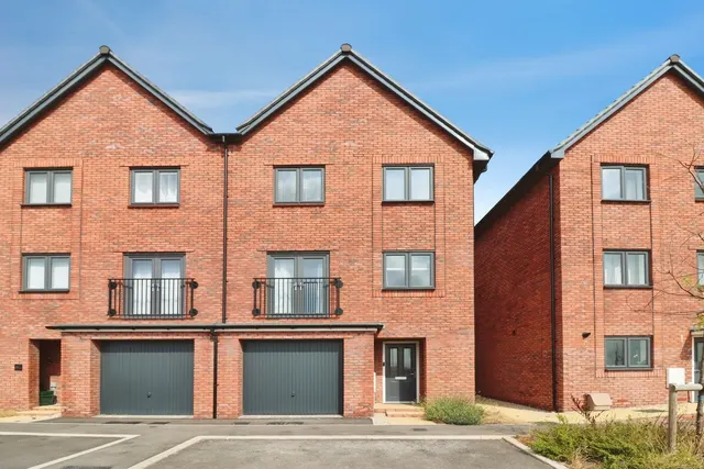Baylis Gardens, Stoke Gifford, Bristol, BS34 — photo 1