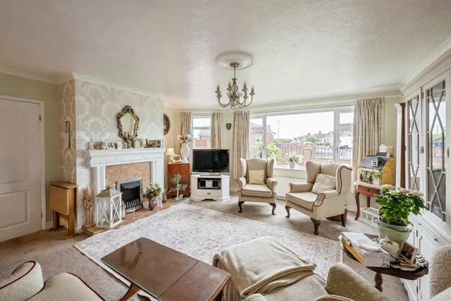 Photo 3 — Newfields Avenue, Moorends, Doncaster