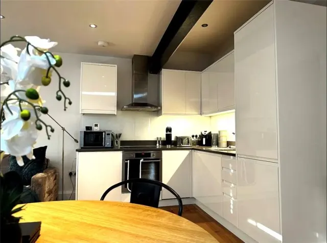 Holywell Hill, St. Albans, AL1, photo 2