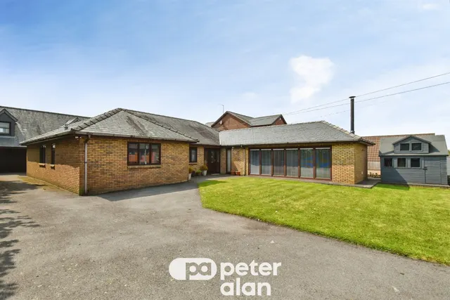 Ty Bruce Lane, Aberdare, CF44, photo 2